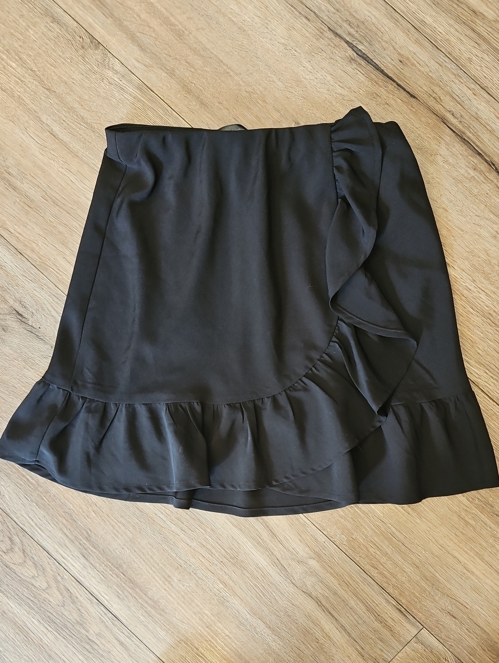 Ruffle Mini Skirt Black Streetwear Society EUC